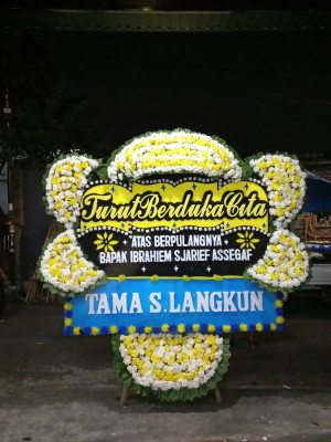 Papan Bunga Duka di Cimaja