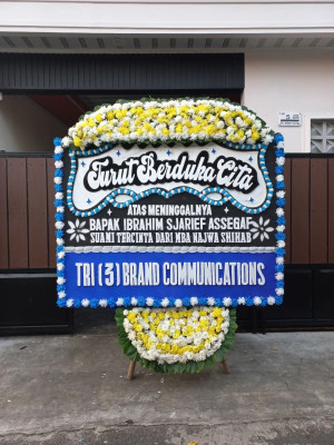 Papan Bunga Duka di Cimaja
